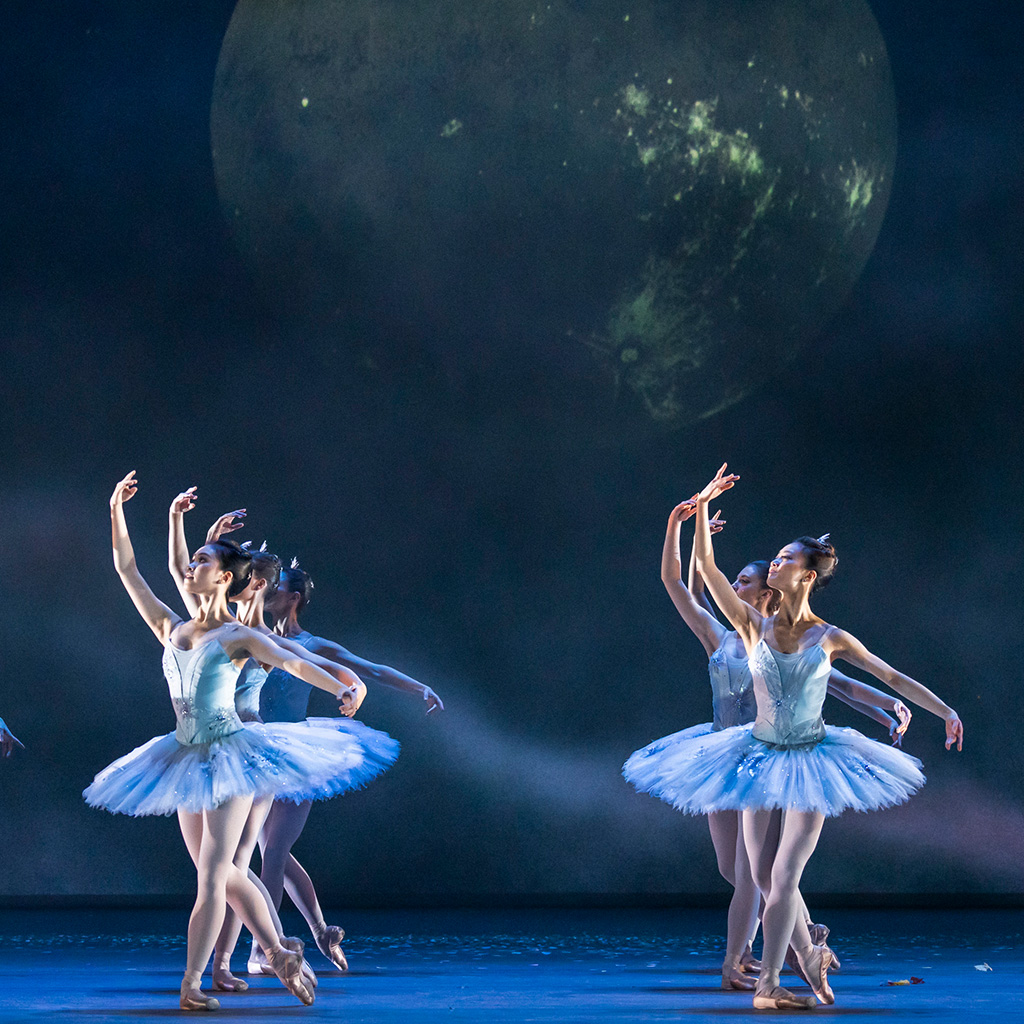 Sprung Dance Floors | Harlequin Floors